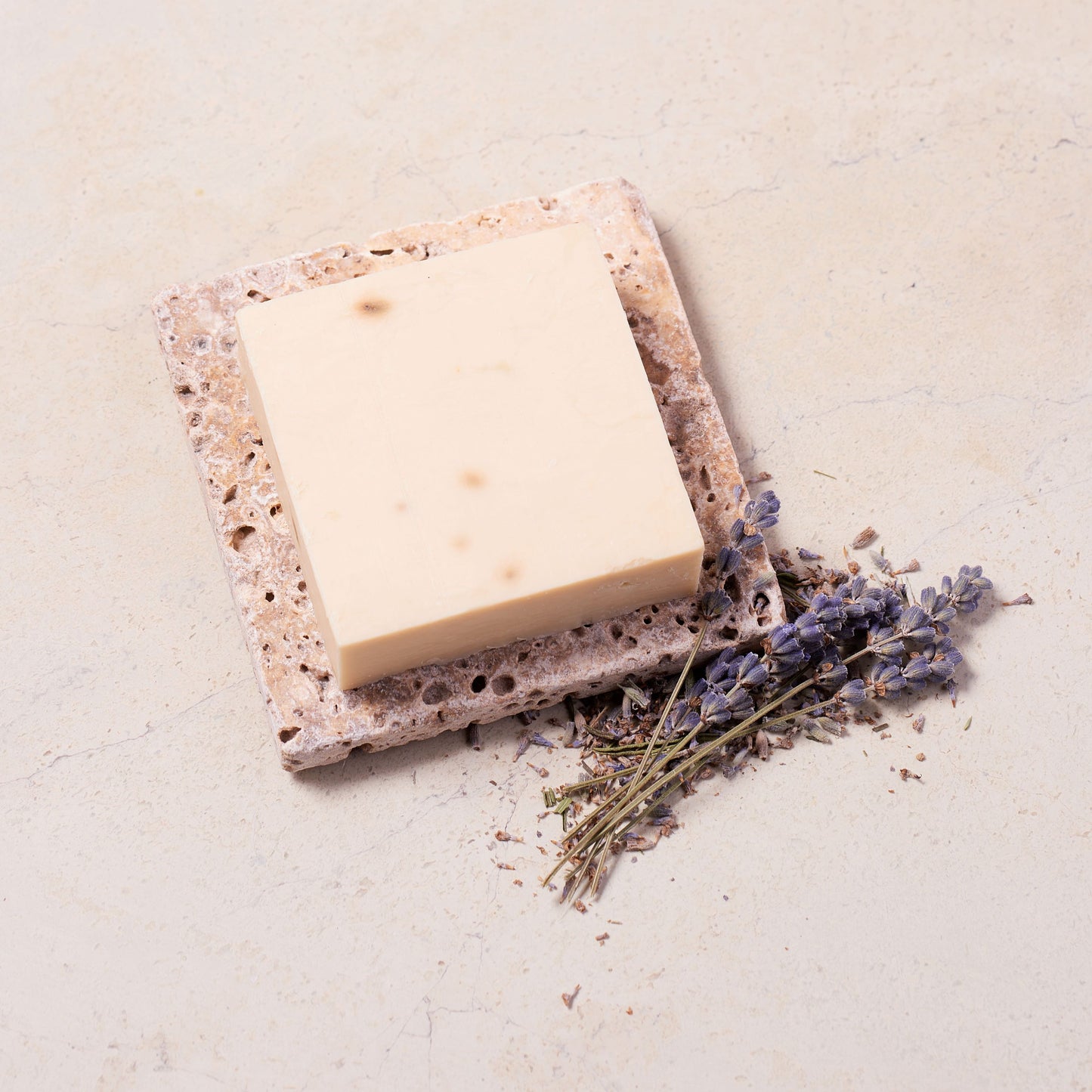Naturseife aus Olivenöl - Lavendel