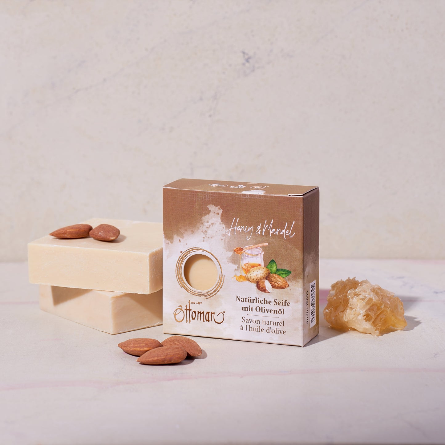 Naturseife aus Olivenöl - Honig & Mandel