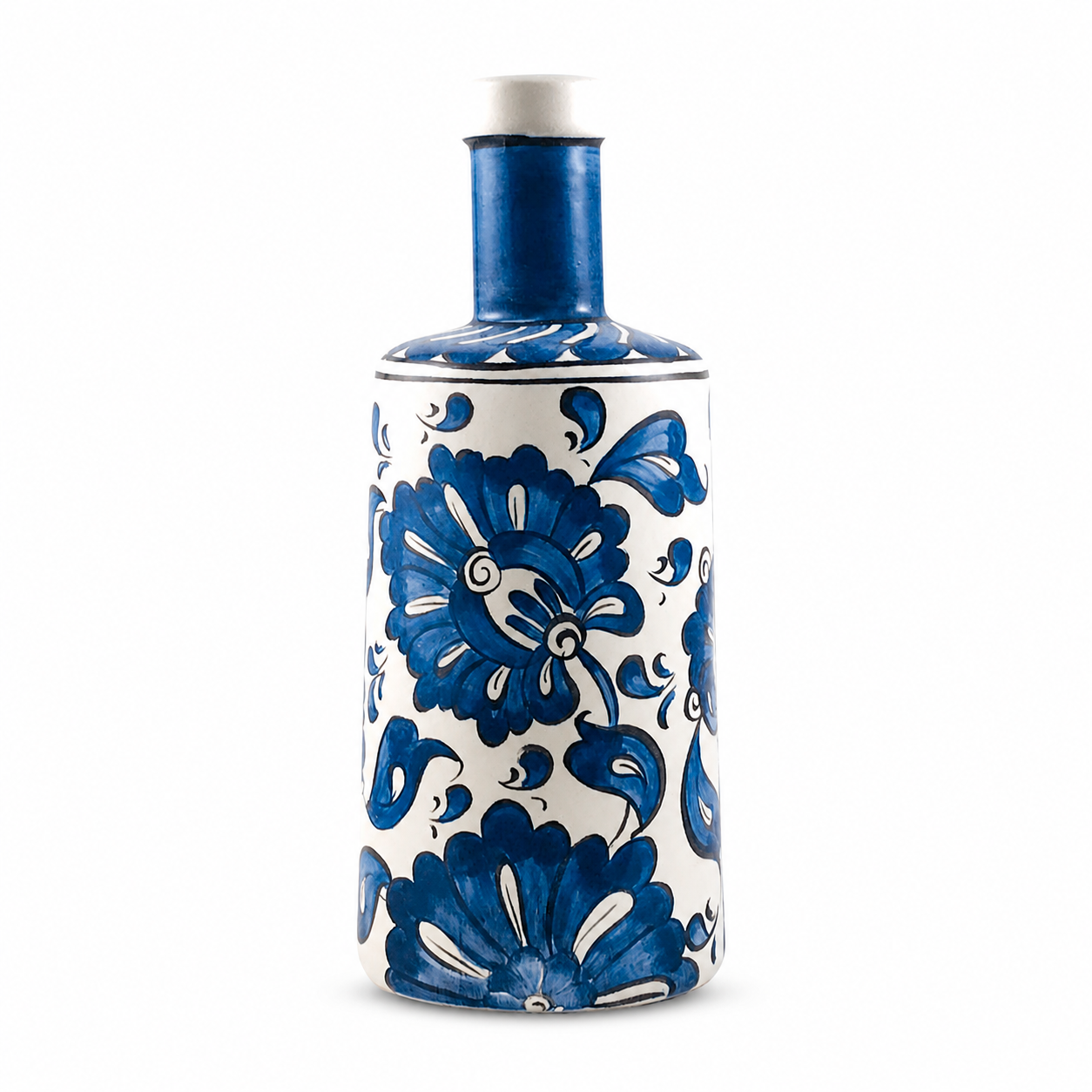 Keramikflasche Masalla aus handbemalter Keramik in Weiß mit großen Blütenornament in Blau, 750 ml